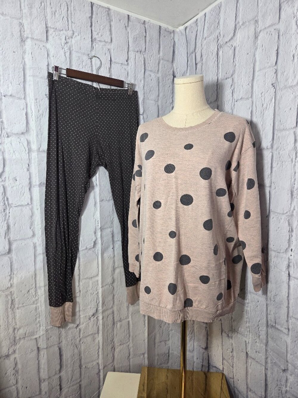 H&M Medium Light Pink Brown Polka Dot Longsleeve Jogger Pajama Set